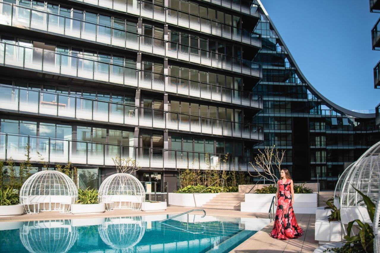 One Global Resorts Green Square Σίδνεϊ Εξωτερικό φωτογραφία The pool at the hotel